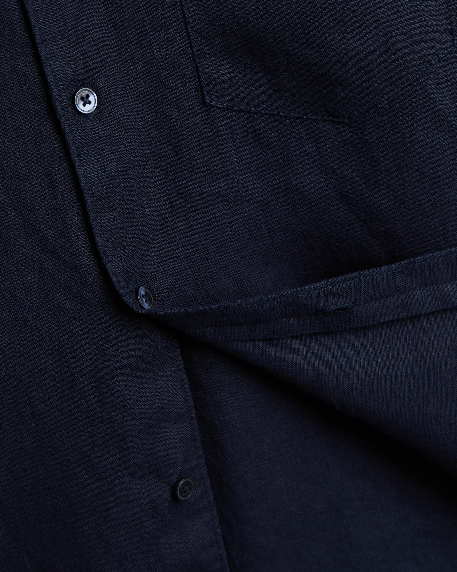 Men's Classic Long-Sleeve Button-Down Shirt – Dark Navy