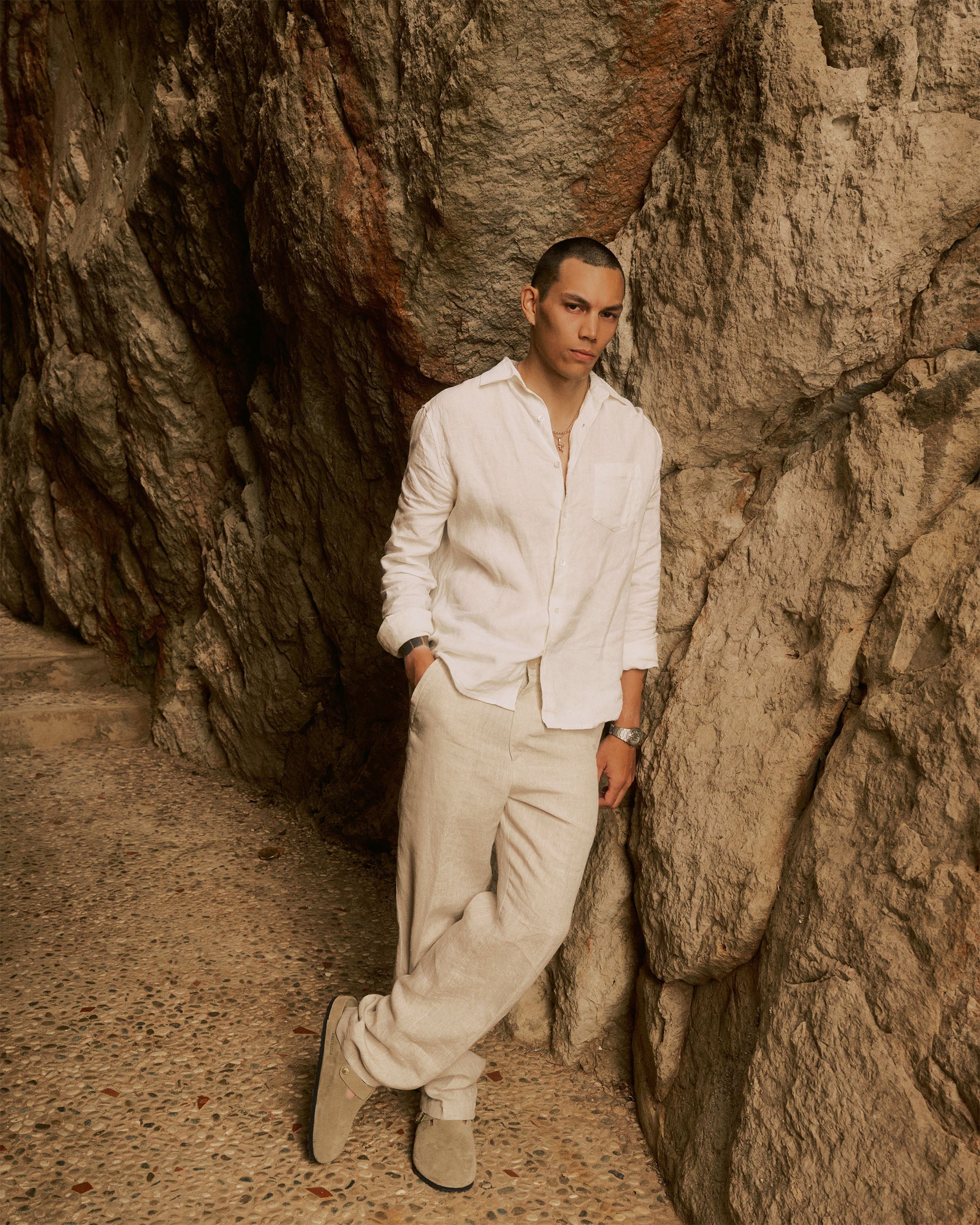 Men's Classic Long-Sleeve Button-Down Shirt